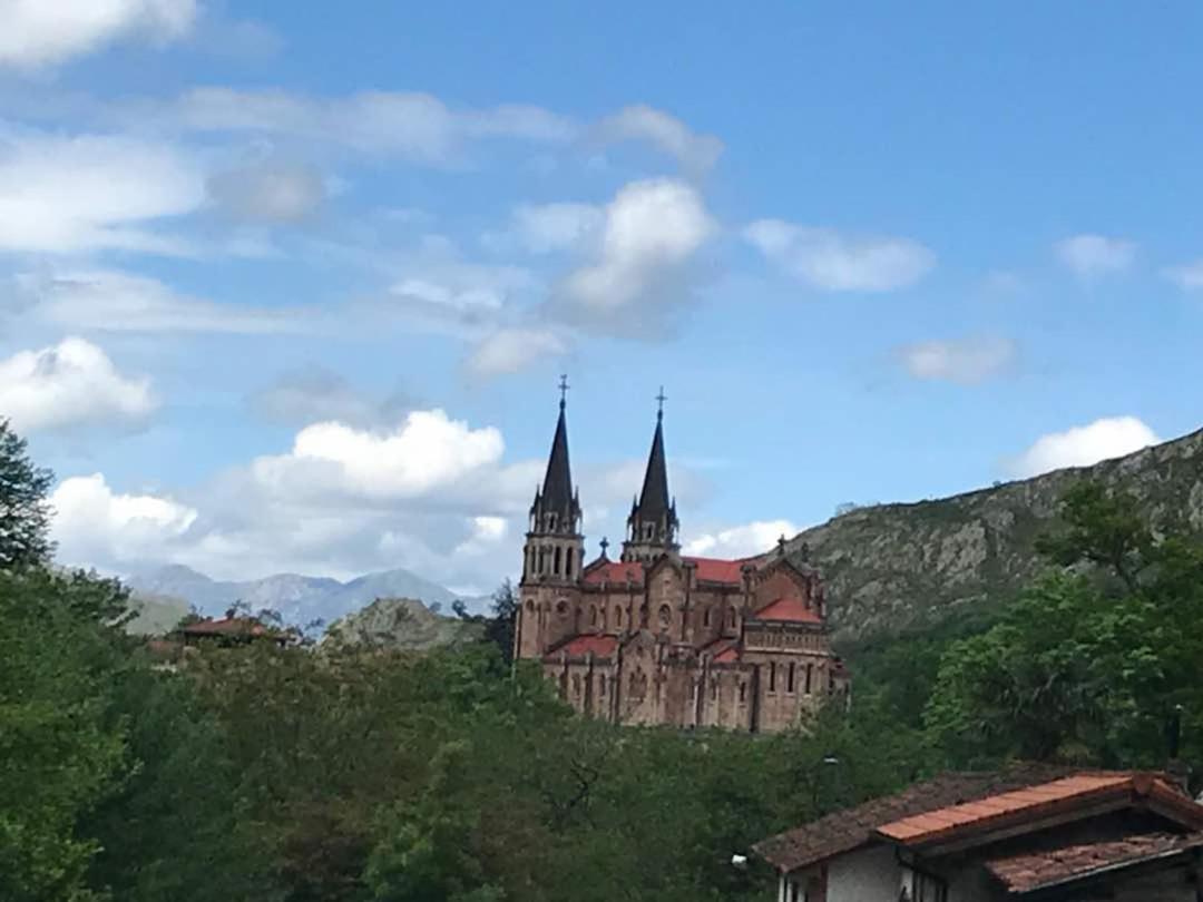La Plaza De Cangas Apartamento Turistico Onís Zewnętrze zdjęcie